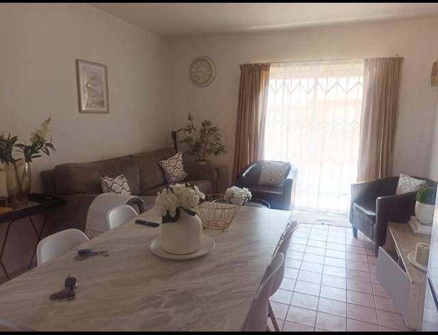 2 BEDROOM TOWNHOUSE FOR SALE IN SUIDEROORD